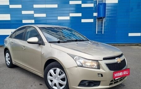 Chevrolet Cruze II, 2010 год, 650 000 рублей, 3 фотография