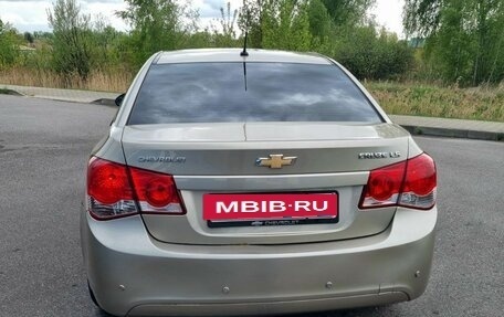Chevrolet Cruze II, 2010 год, 650 000 рублей, 7 фотография