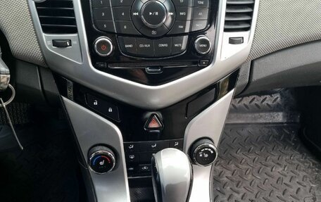 Chevrolet Cruze II, 2010 год, 650 000 рублей, 15 фотография