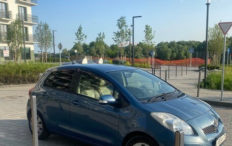 Toyota Vitz, 2009 год, 730 000 рублей, 2 фотография