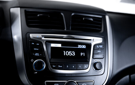 Hyundai Solaris II рестайлинг, 2015 год, 995 000 рублей, 17 фотография