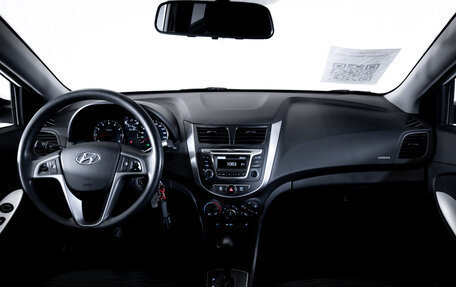 Hyundai Solaris II рестайлинг, 2015 год, 995 000 рублей, 11 фотография
