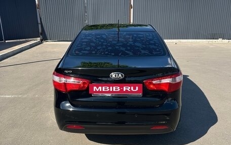 KIA Rio III рестайлинг, 2013 год, 600 000 рублей, 4 фотография