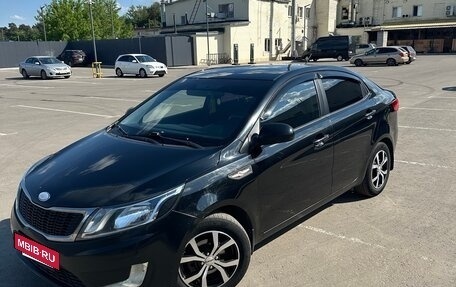 KIA Rio III рестайлинг, 2013 год, 600 000 рублей, 2 фотография
