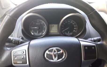 Toyota Land Cruiser Prado 150 рестайлинг 2, 2014 год, 3 450 000 рублей, 9 фотография
