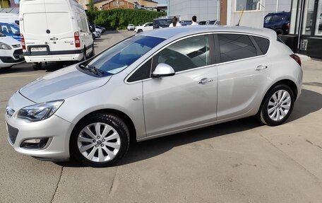 Opel Astra J, 2013 год, 770 000 рублей, 2 фотография