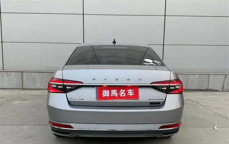 Skoda Superb III рестайлинг, 2022 год, 1 800 000 рублей, 5 фотография