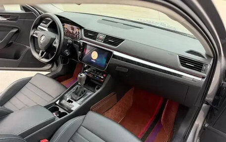 Skoda Superb III рестайлинг, 2022 год, 1 800 000 рублей, 8 фотография