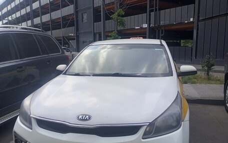 KIA Rio IV, 2019 год, 910 000 рублей, 3 фотография