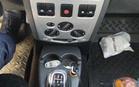 Renault Logan I, 2005 год, 285 000 рублей, 12 фотография