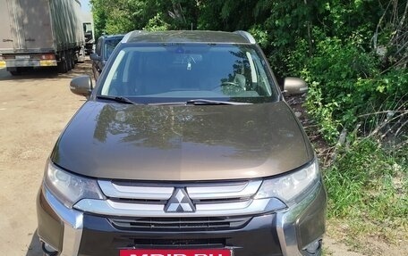 Mitsubishi Outlander III рестайлинг 3, 2015 год, 1 750 000 рублей, 8 фотография