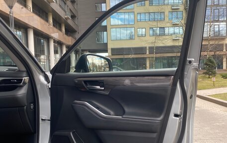 Toyota Highlander, 2021 год, 6 600 000 рублей, 14 фотография