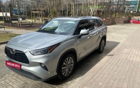 Toyota Highlander, 2021 год, 6 600 000 рублей, 8 фотография