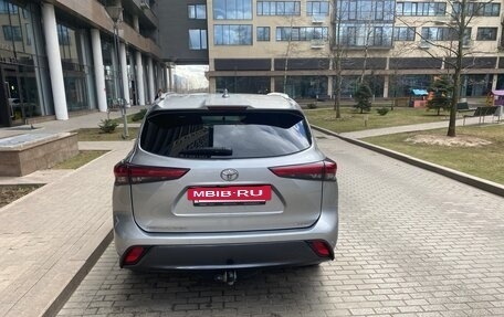 Toyota Highlander, 2021 год, 6 600 000 рублей, 5 фотография