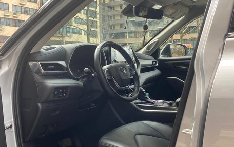 Toyota Highlander, 2021 год, 6 600 000 рублей, 15 фотография