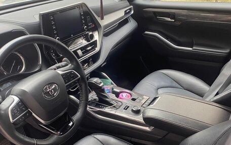 Toyota Highlander, 2021 год, 6 600 000 рублей, 17 фотография