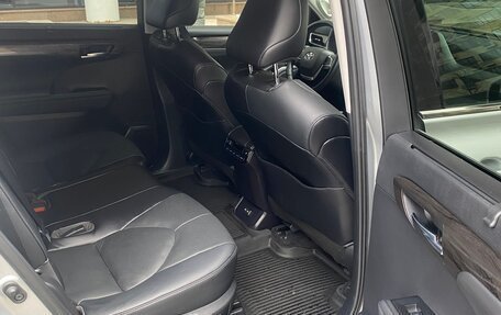 Toyota Highlander, 2021 год, 6 600 000 рублей, 19 фотография