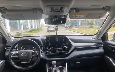 Toyota Highlander, 2021 год, 6 600 000 рублей, 22 фотография