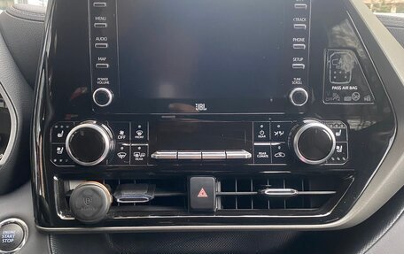 Toyota Highlander, 2021 год, 6 600 000 рублей, 24 фотография