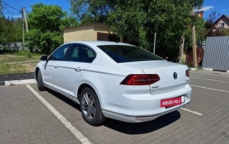 Volkswagen Passat B8 рестайлинг, 2017 год, 1 850 000 рублей, 3 фотография