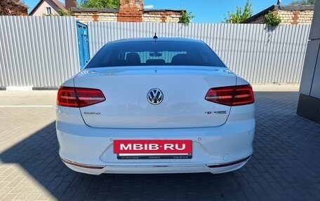 Volkswagen Passat B8 рестайлинг, 2017 год, 1 850 000 рублей, 10 фотография