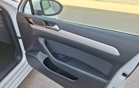 Volkswagen Passat B8 рестайлинг, 2017 год, 1 850 000 рублей, 22 фотография
