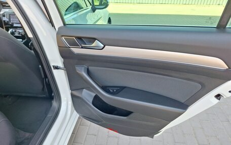 Volkswagen Passat B8 рестайлинг, 2017 год, 1 850 000 рублей, 23 фотография
