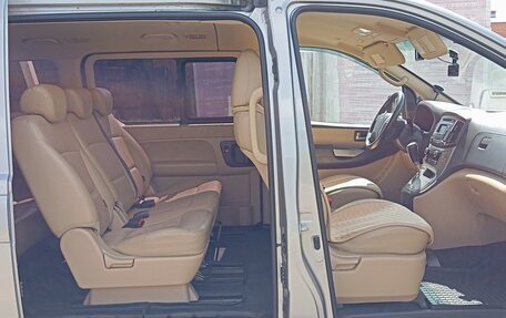 Hyundai H-1 II рестайлинг, 2016 год, 2 350 000 рублей, 6 фотография