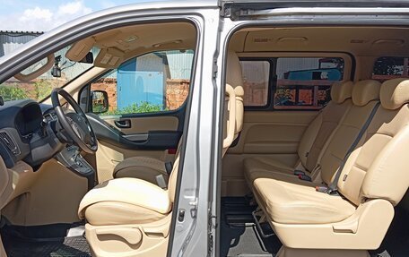 Hyundai H-1 II рестайлинг, 2016 год, 2 350 000 рублей, 5 фотография