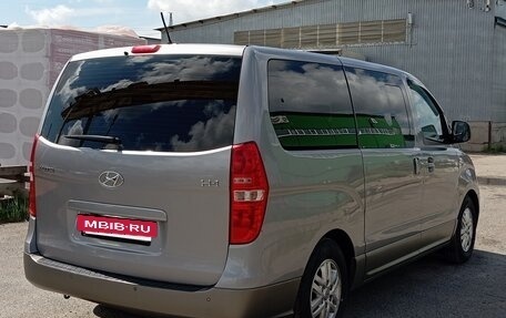 Hyundai H-1 II рестайлинг, 2016 год, 2 350 000 рублей, 4 фотография