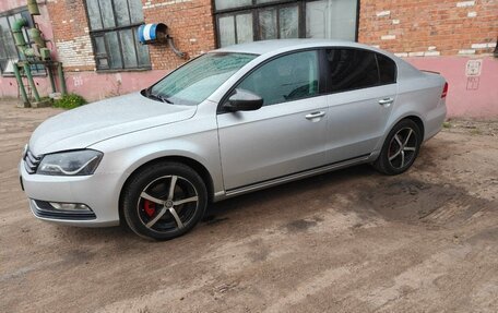 Volkswagen Passat B7, 2011 год, 850 000 рублей, 2 фотография