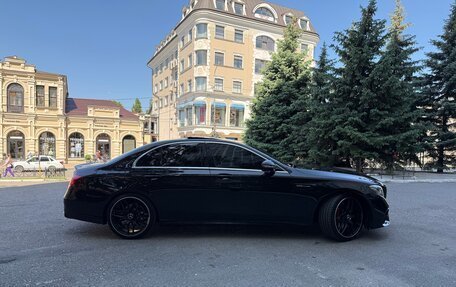 Mercedes-Benz E-Класс, 2018 год, 3 950 000 рублей, 9 фотография