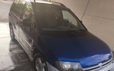 Mitsubishi Space Runner II, 2000 год, 250 000 рублей, 2 фотография