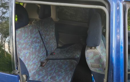 Mitsubishi Space Runner II, 2000 год, 250 000 рублей, 3 фотография