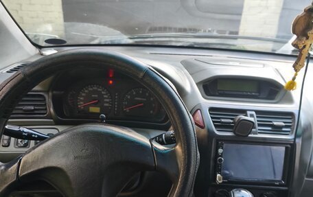 Mitsubishi Space Runner II, 2000 год, 250 000 рублей, 8 фотография