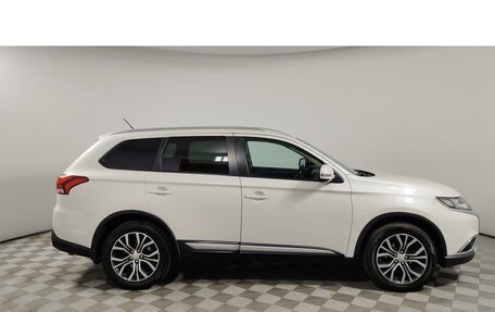 Mitsubishi Outlander III рестайлинг 3, 2016 год, 1 790 000 рублей, 4 фотография
