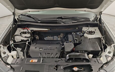 Mitsubishi Outlander III рестайлинг 3, 2016 год, 1 790 000 рублей, 9 фотография