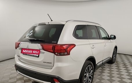 Mitsubishi Outlander III рестайлинг 3, 2016 год, 1 790 000 рублей, 5 фотография