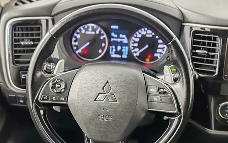 Mitsubishi Outlander III рестайлинг 3, 2016 год, 1 790 000 рублей, 21 фотография