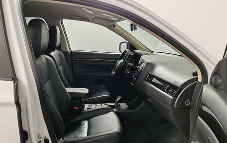 Mitsubishi Outlander III рестайлинг 3, 2016 год, 1 790 000 рублей, 20 фотография