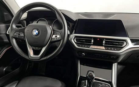 BMW 3 серия, 2020 год, 3 877 000 рублей, 15 фотография