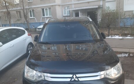 Mitsubishi Outlander III рестайлинг 3, 2014 год, 1 500 000 рублей, 3 фотография