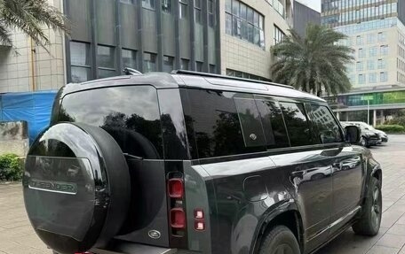 Land Rover Defender II, 2022 год, 7 950 000 рублей, 4 фотография
