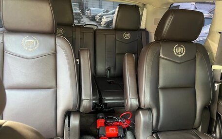 Cadillac Escalade III, 2011 год, 2 400 000 рублей, 7 фотография