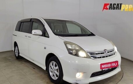Toyota ISis I, 2010 год, 840 000 рублей, 3 фотография