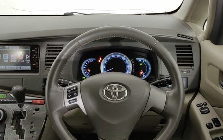 Toyota ISis I, 2010 год, 840 000 рублей, 11 фотография