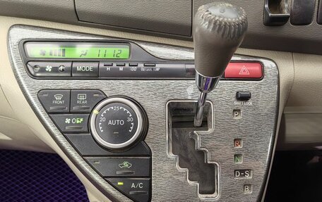 Toyota ISis I, 2010 год, 840 000 рублей, 15 фотография