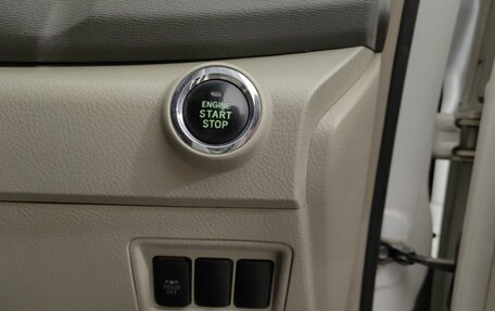 Toyota ISis I, 2010 год, 840 000 рублей, 16 фотография