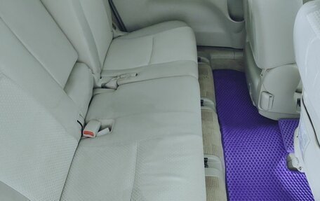 Toyota ISis I, 2010 год, 840 000 рублей, 20 фотография