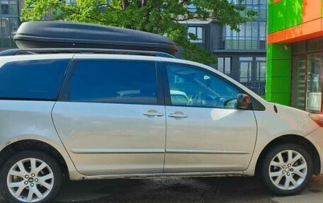 Toyota Sienna II рестайлинг, 2008 год, 1 280 000 рублей, 1 фотография